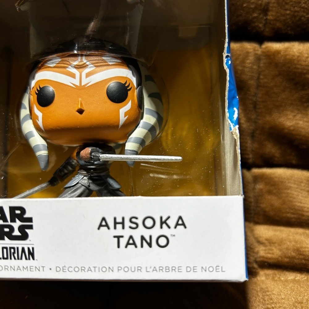 ☀️NWT- 2024 Hallmark Funko Pop Ahsoka Tano Ornament - Picture 3 of 6